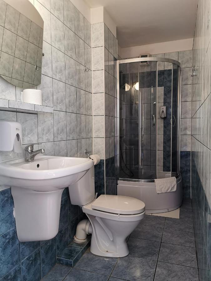 Hotel Atlantis Poznań Esterno foto