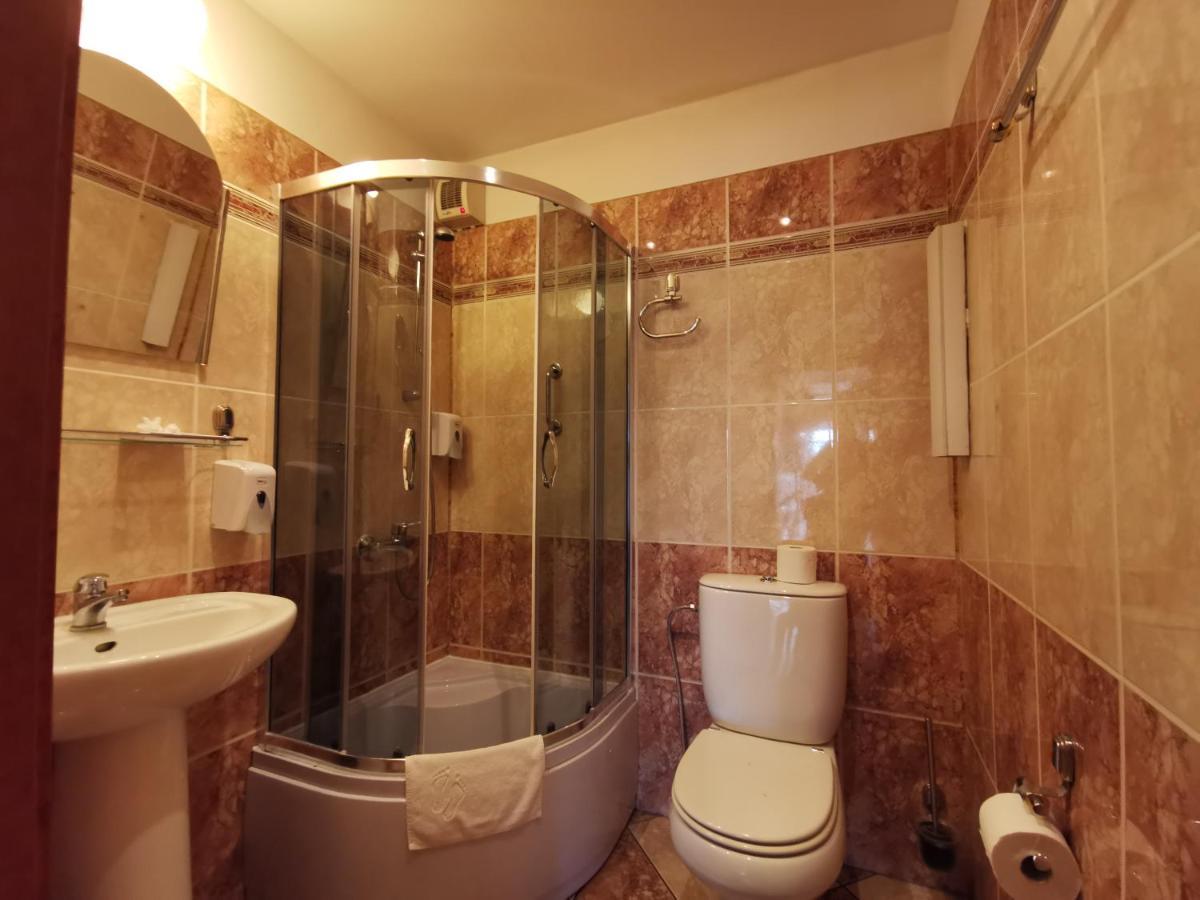 Hotel Atlantis Poznań Esterno foto