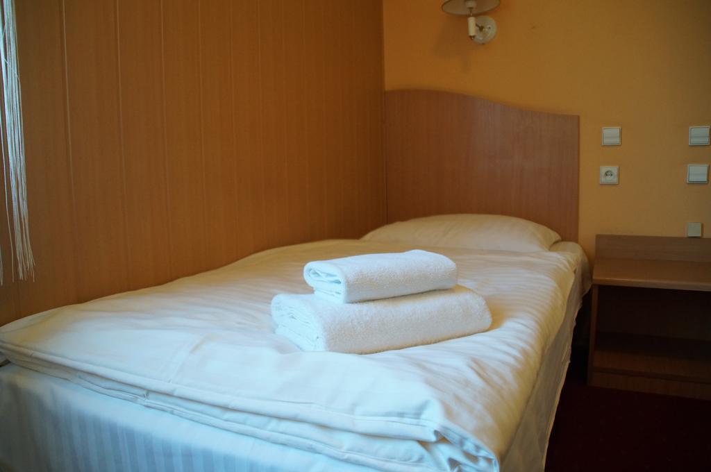 Hotel Atlantis Poznań Esterno foto